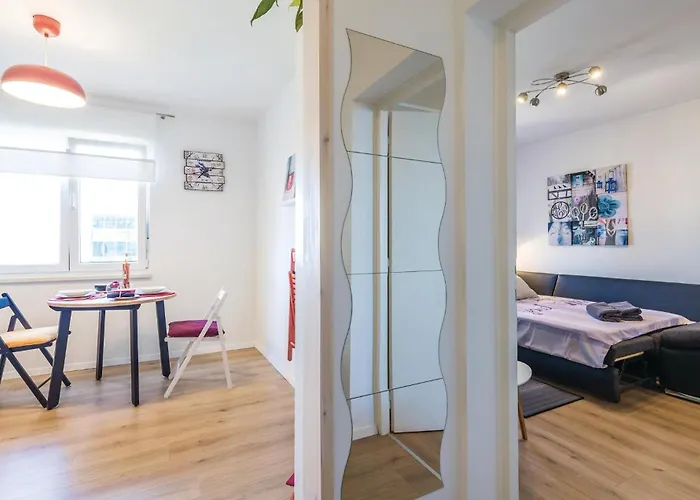 Gorgeous Apartment In Rijeka With House Sea View