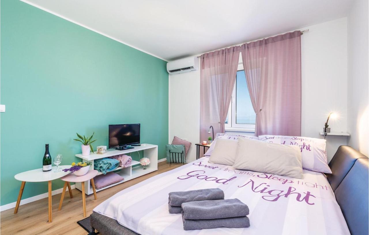 Apartment Gorgeous In With House Sea View *
